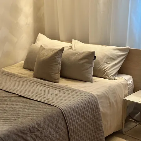 Martina Rooms&restaurant 莱鲍